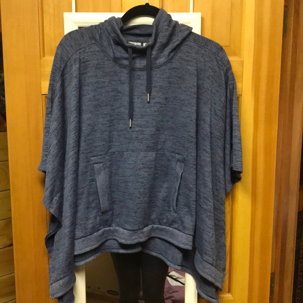 Athleta Blissful Poncho. Size S Heather Blue
